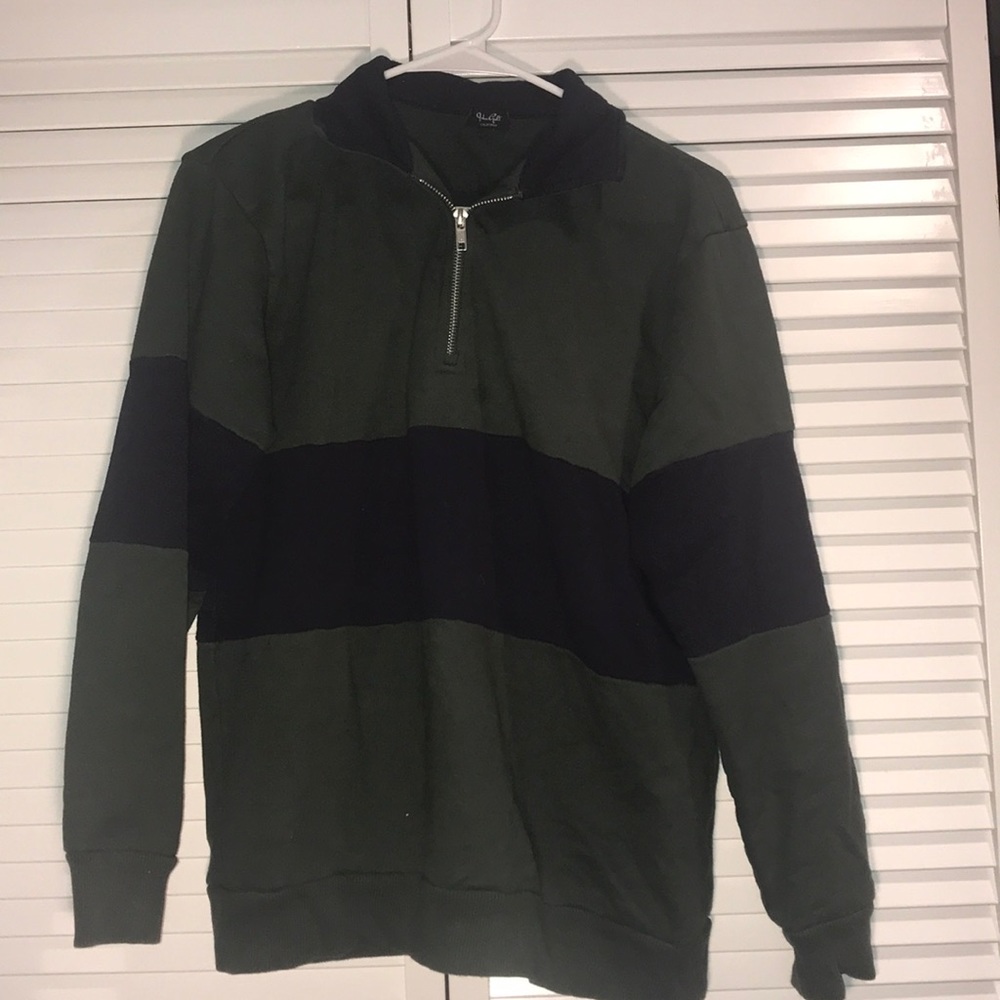 *LAST CALL DONATING* Brandy Melville Sweatshirt
